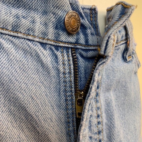 80’s Orange Label Light Wash Distressed 560 Jeans - Picture 5 of 11
